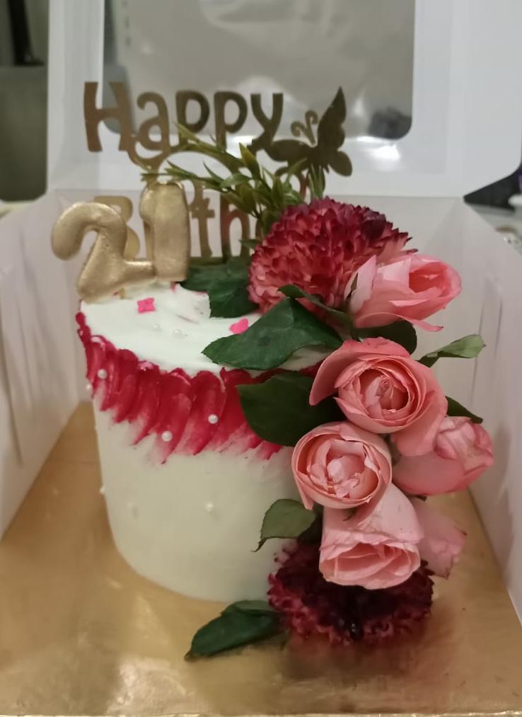 Beautiful Couple Theme Cake