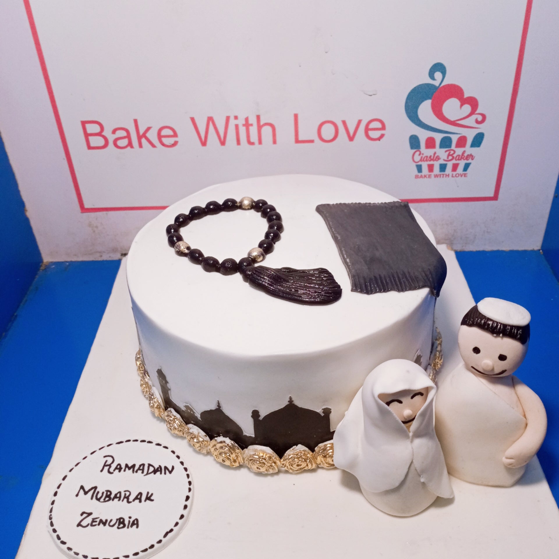 Luxury Kaaba Theme Umrah Cake