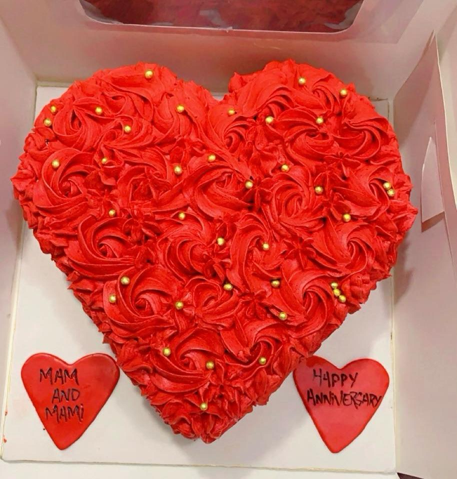 Romantic Rose Anniversary Cake