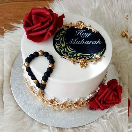 Floral Crescent Umrah Mubarak Cake